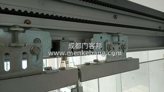 自動(dòng)門軌道脫落調(diào)哪里,自動(dòng)門軌道可以上油嗎