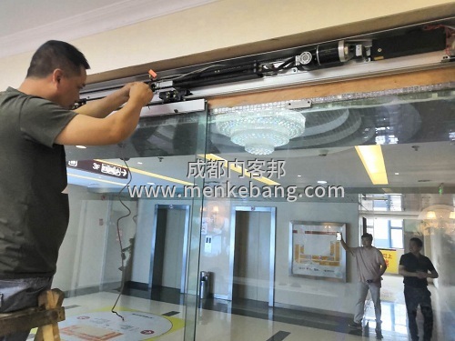 成都自動門廠家維修案例
